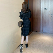 2021 new womens early autumn clothing temperament chic French niche senior design sense plaid shirt dress