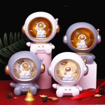 Birthday gifts for boys and girls to send friends astronauts ornaments lights practical ideas special heart-to-heart Valentines Day gifts