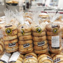 Costco bagel opening guest integrated bagel bread bagel honey cranberry original whole wheat burger