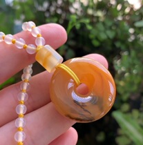 Yang Yujia Natural Huanglongyu Aquatic Flower Chicken Oil Yellow Ping Buckle Bodhi Tree under the Dharma Enlightenment Pendant Certificate Package