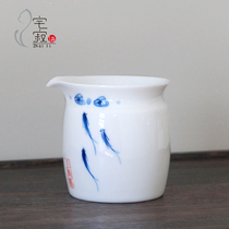 (Japan) Blue and white hand-painted ceramic gongdo Cup white porcelain cup cup tea division