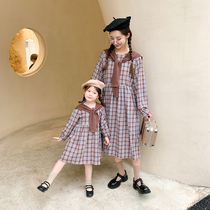 Mother womens parent-child dress 2021 autumn new foreign style long sleeve plaid Art dress girl Korean plaid skirt