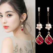 Design sense earrings 2021 new trendy earrings Korean bride net red earrings female earrings temperament red long section