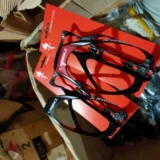 Красный держатель для бутылки из углеродного волокна