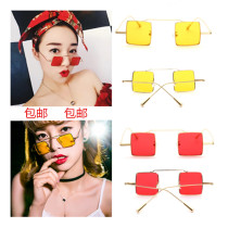 New Street shooting small square Prince mirror tide girl sunglasses props location tour Art wedding photography props