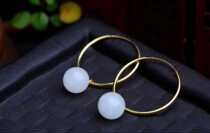 s925 silver inlaid with natural Xinjiang and Tian Baiyu 12mm Round Everest Earrings Atmospheric Womens Fashion 100 Hitch Earrings