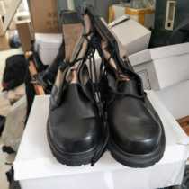 Inventory of new export French cowhide combat boots defective products
