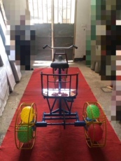 Реквизит на заказ 新款热门暖场活动道具小丑小号彩轮车骑行车创意花车情侣车三轮车