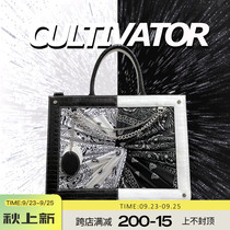 Cultivator original street trend heavy black and white contrast stitching Crocodile crocodile grain cashew flower square towel Hand bag