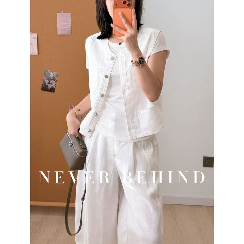 6.6 Never Behind Minimalist Vest That Can Be Worn Alone or Layered, Made of 80% Ramie and 20% Cotton
