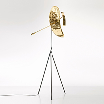 Post-modern American minimalist design sense living room floor lamp three-legged creative bedroom villa sales office floor lamp