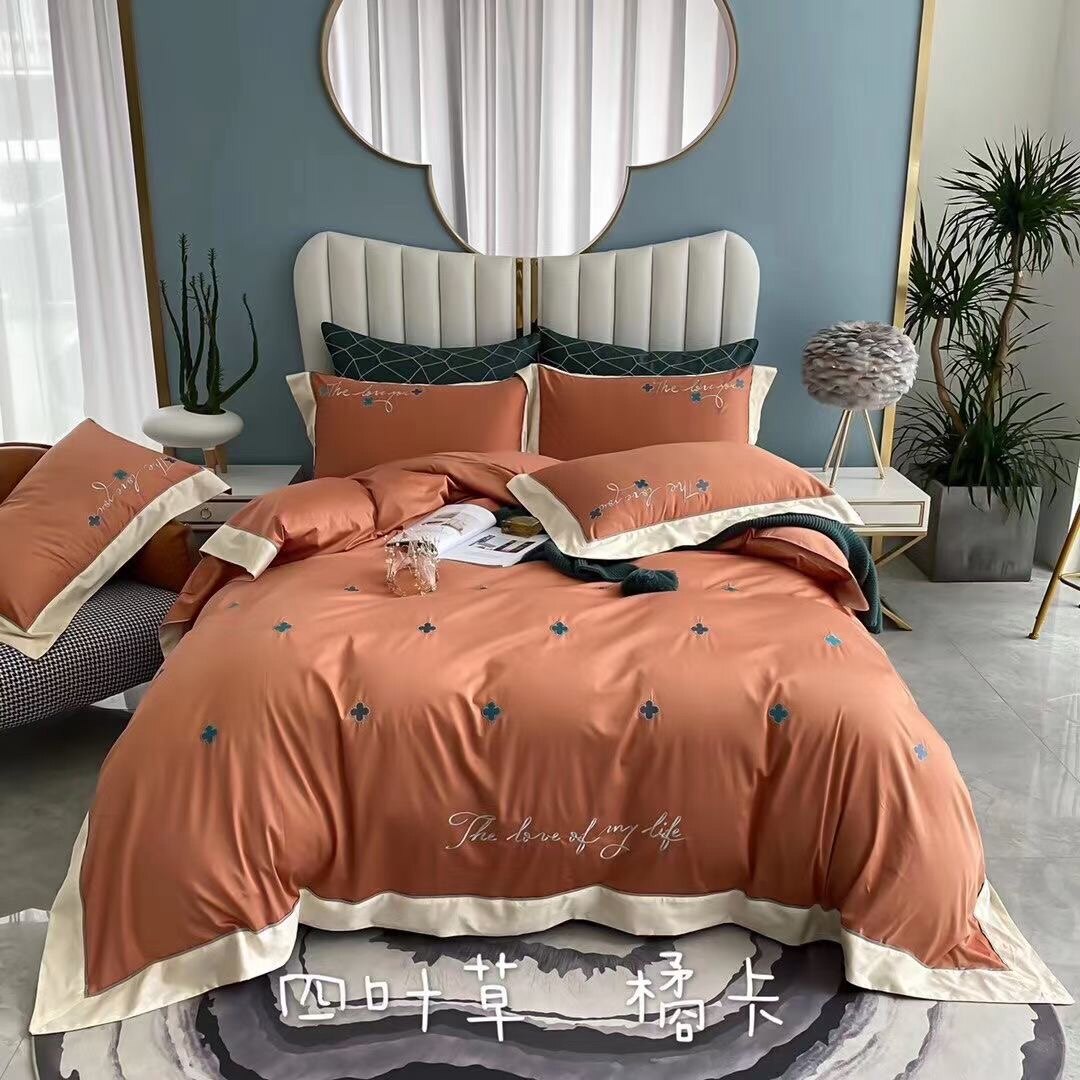 Light and luxurious 100 mil full cotton embroidered four pieces hand feel fine and soft long suede cotton quilts enlarge number