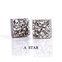 A STAR United States imported natural crystal cluster silver square earrings for men and women 925 silver temperament personality trend shining