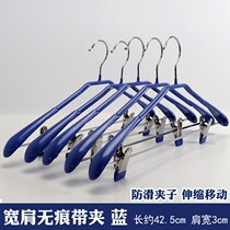 With clip integrated garment rack with clip