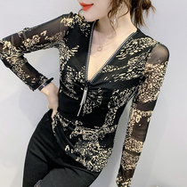 Sexy zipped V collar T-shirt woman long sleeve autumn winter new European station fashion printed tennis net yarn blouses undershirt