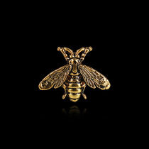 Retro Wind Old Golden Bee Small Brooch Anti-Walk Light Buttoned Metal Small Pin Cardiopularine Cardiothoracic Cloak Buttoned Male Suit Badge