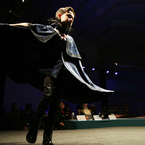 Le Wenxi high-end custom-made boy velvet moderate cloak shawl long catwalk dress teenager