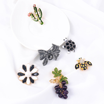 Crystal Water Drilling Brooch 100 Lap Temperament V Collar Breast Flower Clothes Skirt Sweater Accessories Individuality Buttoned Pin Neckline Pin