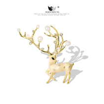 High-grade painting glaze Pearl Christmas plum deer brooch womens coat jacket suit pin accessories Christmas gift