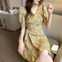 Floral dress 2021 new womens summer French V-collar small man chiffon skirt waist skirt womens summer