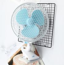 The small electric fan is clamped on the bed and the head is swung. The electric fan is silent. The head of the bed is f-clip type. The plug on the office desk shook its head.