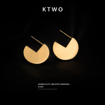 European and American fan fashion temperament kgold earrings female simple Korean new geometric earrings ins tide niche cold wind