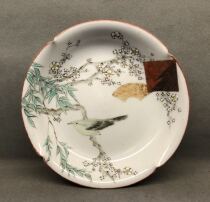 Japans Meiji period Jiugu Pastel Flower and Bird Plate (not old package returned)
