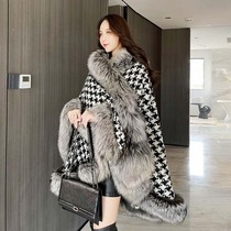 Shawl outer lap high-end autumn and winter female shoulder neck warm black and white plaid imitation leather grass Fashion foreign air upscale cloak jacket