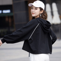 Short sweater womens 2021 new spring and autumn yoga running small top loose Korean version hooded jacket womens clothing