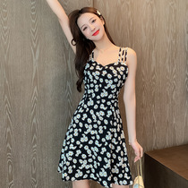 2021 womens new little Daisy floral suspenders dress temperament sweet short Hepburn slim dress