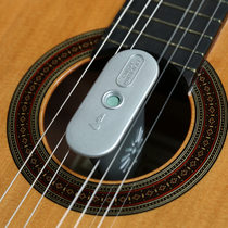 Flying piano line Acoustic Guitar Humidifier humidifier prevents cracking of single guitar