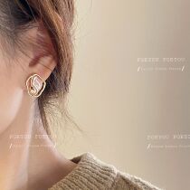 College Wind Retro Style Earrings 2021 New Tidal ears Ear Accessories Women Temperament Superior ear clip No earbuds