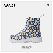 WIJI WINTERN WOMEN SHOES 2021 Winter New Light Extravagant Trend Womens Boots Meritocratic Little Wild Chrysanthemum Heightening Martin Boots Casual Shoes