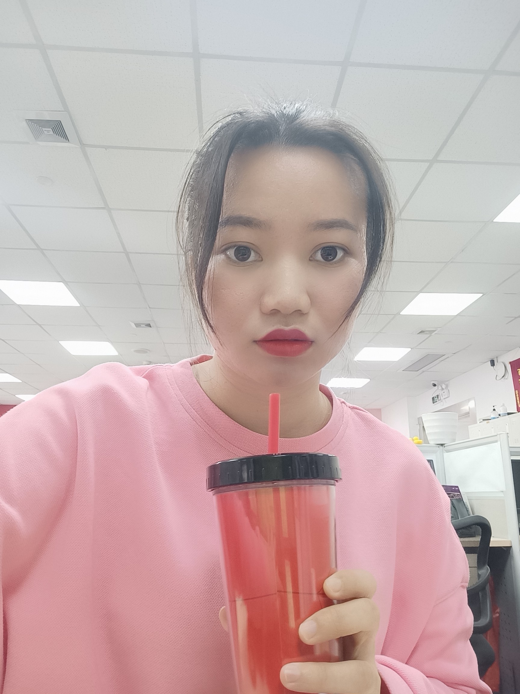 迪奥烈艳蓝唇膏唇膏/口红感受怎样？使用评测口碑如何？