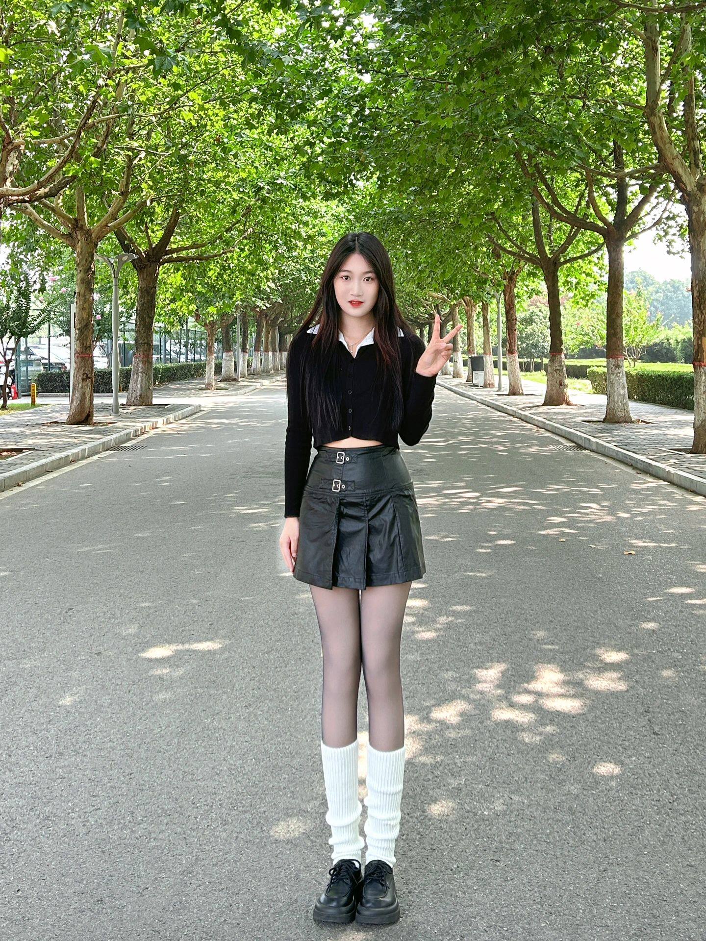 小野和子冬季黑丝光腿神器 加绒双层设计保暖不臃肿 替换装方便实用