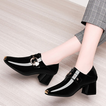 Black small leather shoes womens British style high-heeled womens shoes 2021 new spring and summer wild tide medium heel thick heel shoes