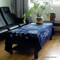 Yunnan ethnic characteristic crafts Bai people hand-made cotton tie-dyed dining tablecloth square auspicious fish dark blue