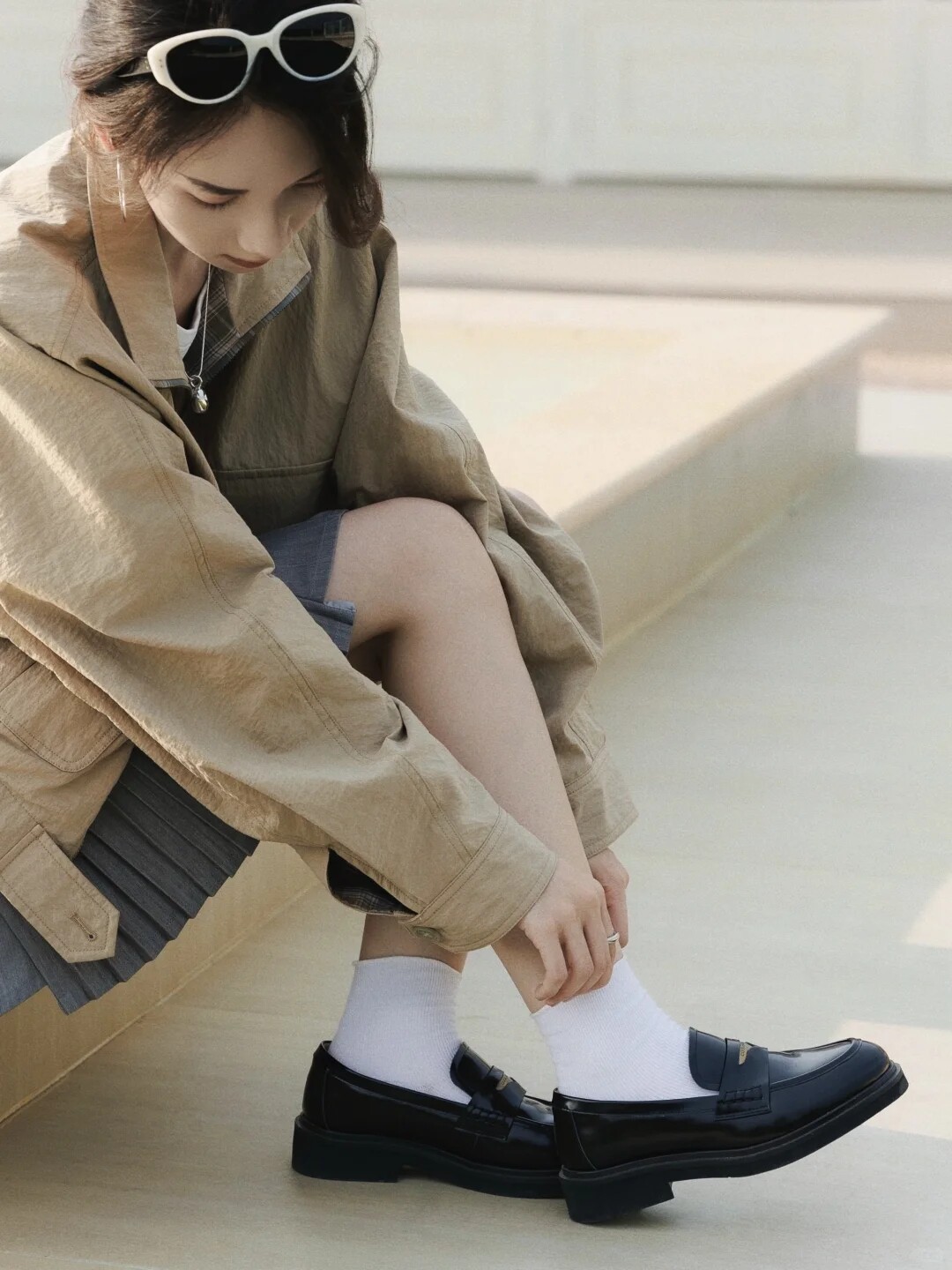 宋佳同款百丽海鸥乐福鞋2.0：厚底真皮的英伦飒爽美学