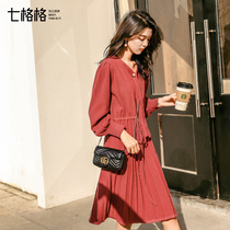 Seven-grid brick red v-neck knitted dress medium and long 2021 new autumn Korean version of high-waisted pleated skirt