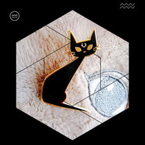 Japanese beautiful girl warrior around Luna metal badge shoulder bag cat fashion jewelry black accessories