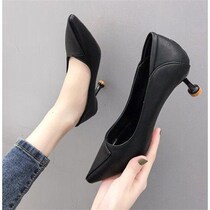 Net red high heels womens stiletto heels black pointed cat heel womens shoes 2019 new shallow soft leather mid-heel professional shoes