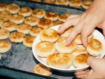 1 tube Chaoshan specialty Huili Longjiang mung bean cake pastry Longjiang mung bean cake snacks 10 tubes