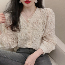 2021 autumn and winter new Hong Kong flavor foreign style lace base shirt womens V-neck hollow mesh long-sleeved slim white T-shirt tide