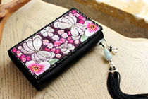  High-end version full of embroidery plate Golden butterfly tiny bead spike tassel natural emerald head layer soft cowhide black clutch bag