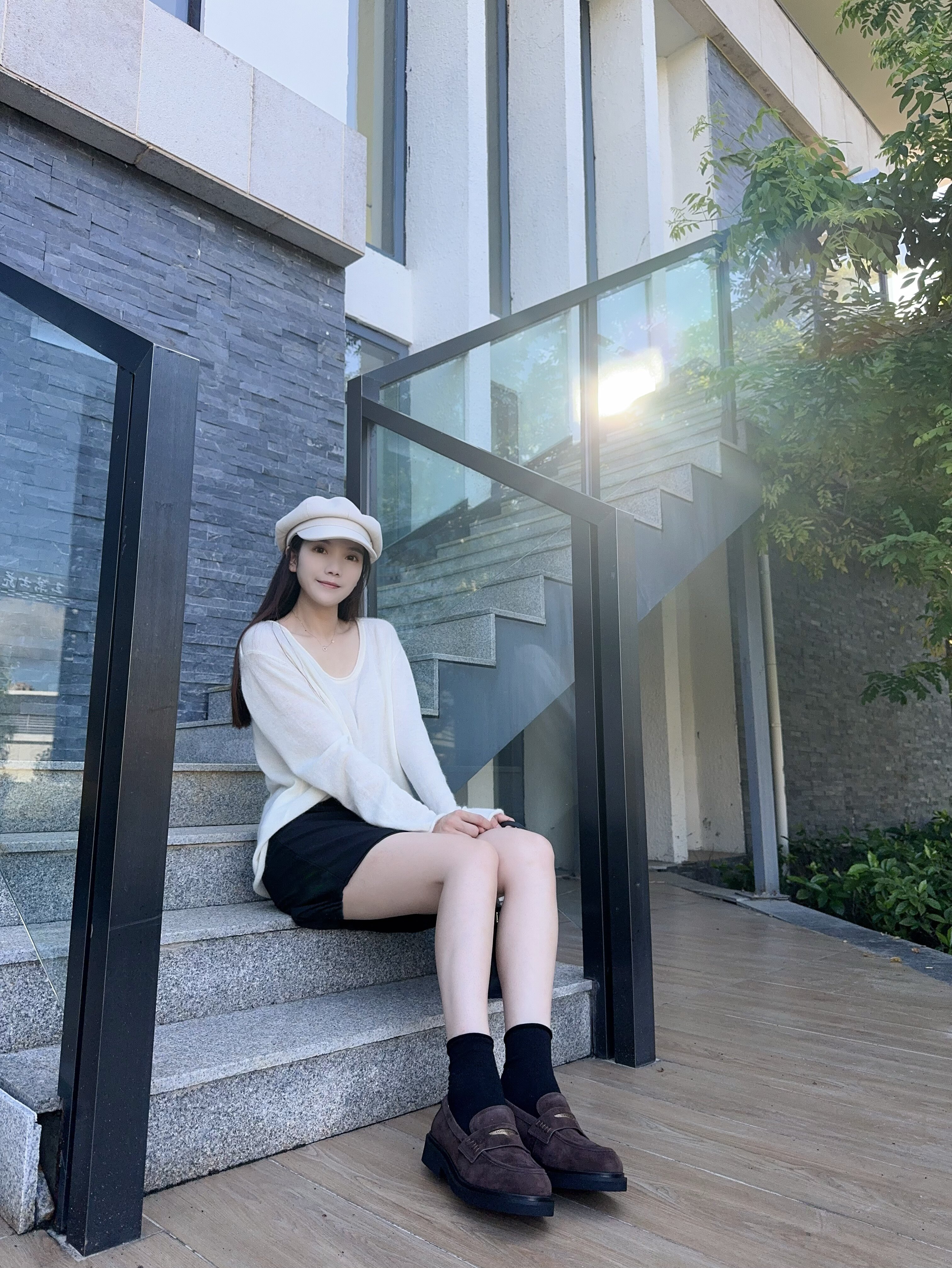 宋佳同款百丽海鸥乐福鞋2.0：厚底真皮的英伦飒爽美学