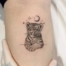 Moon stars little tiger tattoo stickers female waterproof long-lasting cute sexy men and women couples ins Wind wrist tattoo