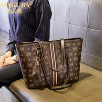 Maguba's big bag female 2022 new light and luxury small crowd design premium shoulder-to-large capacity old flower Tot