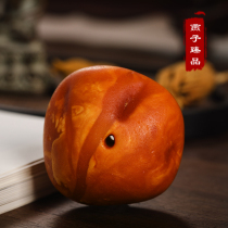 (Swallow Zhenpin) 59 19 grams of natural Old Beeswax buckle Amber men and women necklace