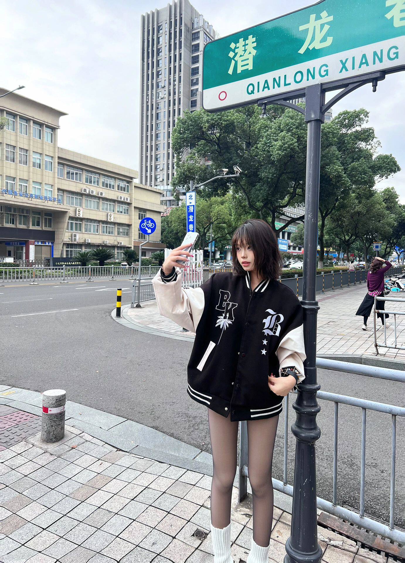 小野和子冬季黑丝光腿神器 加绒双层设计保暖不臃肿 替换装方便实用