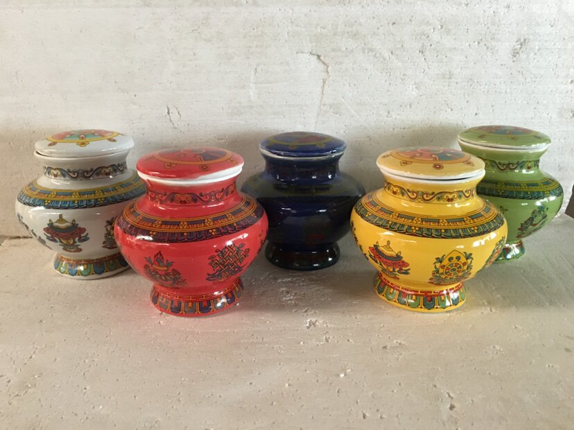 Ceramic empty vase eight auspicious vase height 15 cm white yellow red green blue